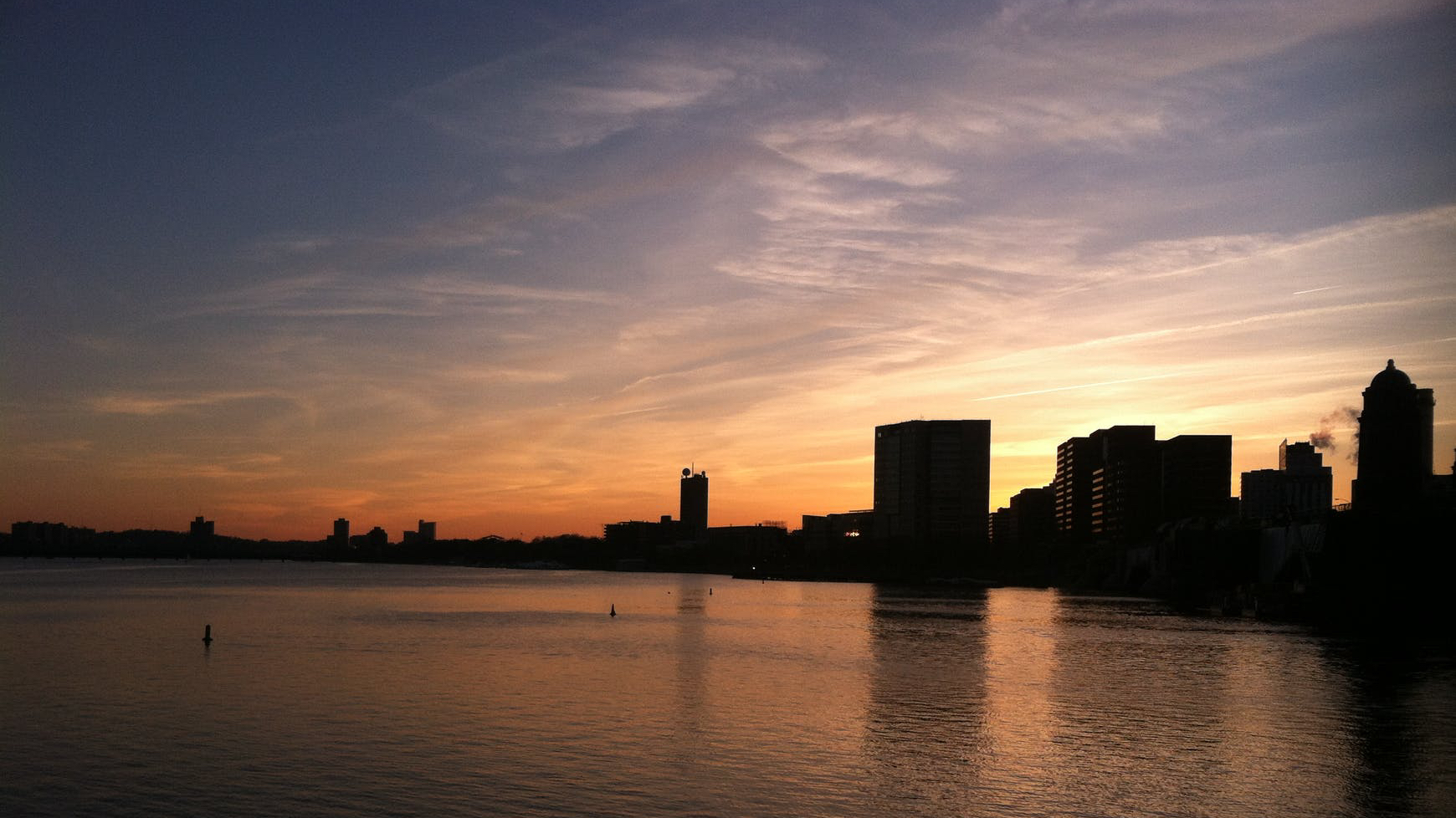 Boston at Dusk Photo by Kristin Vogt on Pexels.com